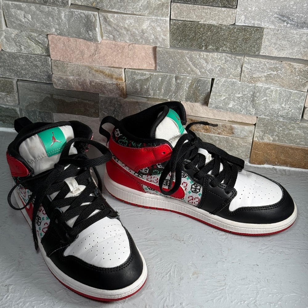 Air Jordan 1 Mid SE "Ugly Christmas Sweater” size 1.5 Y - Picture 6 of 8